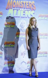 Reese Witherspoon feet photo thumbnail
