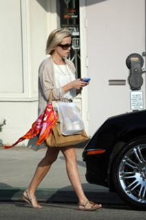 Reese Witherspoon feet photo thumbnail