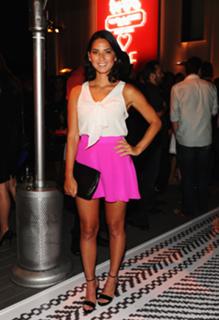Olivia Munn feet photo thumbnail