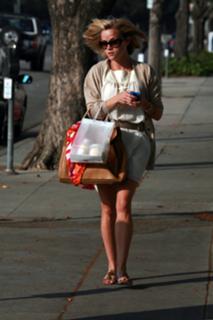 Reese Witherspoon feet photo thumbnail
