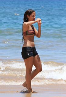 Rocsi Diaz feet photo thumbnail