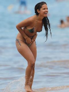 Rocsi Diaz feet photo thumbnail