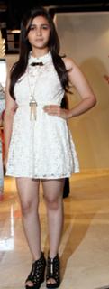 Alia Bhatt feet photo thumbnail