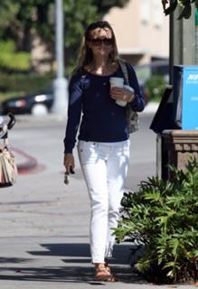 Reese Witherspoon feet photo thumbnail