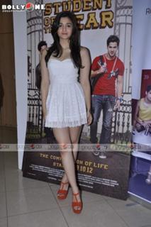 Alia Bhatt feet photo thumbnail