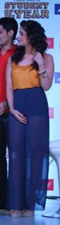 Alia Bhatt feet photo thumbnail