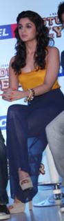 Alia Bhatt feet photo thumbnail