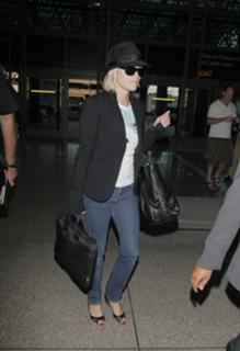Reese Witherspoon feet photo thumbnail