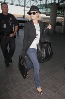 Reese Witherspoon feet photo thumbnail