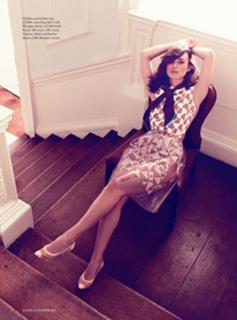 Keira Knightley feet photo thumbnail