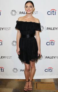 Phoebe Tonkin feet photo thumbnail