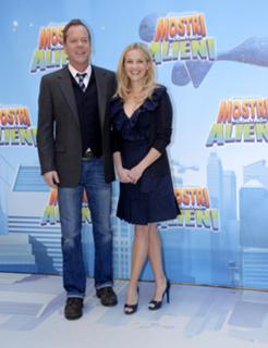 Reese Witherspoon feet photo thumbnail
