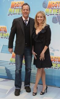 Reese Witherspoon feet photo thumbnail