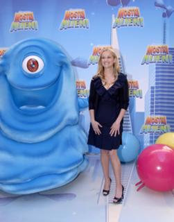 Reese Witherspoon feet photo thumbnail