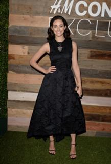 Emmy Rossum feet photo thumbnail