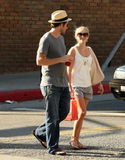Reese Witherspoon feet photo thumbnail