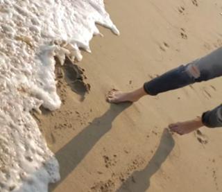 Debby Ryan feet photo thumbnail