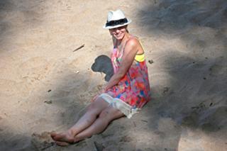 Kristen Bell feet photo thumbnail