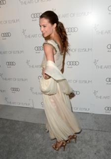 Alicia Vikander feet photo thumbnail