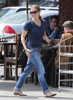 Amy Adams feet photo thumbnail