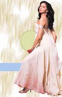 Deepika Padukone feet photo thumbnail