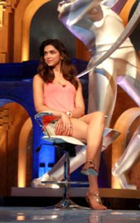 Deepika Padukone feet photo thumbnail