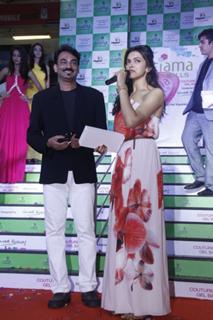 Deepika Padukone feet photo thumbnail