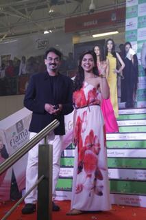 Deepika Padukone feet photo thumbnail