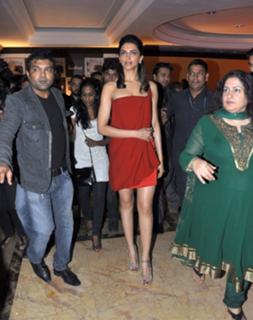 Deepika Padukone feet photo thumbnail