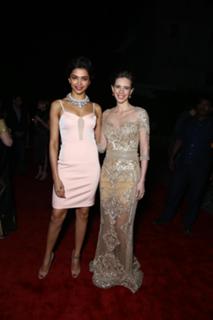 Deepika Padukone feet photo thumbnail