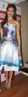 Deepika Padukone feet photo thumbnail