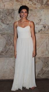 Deepika Padukone feet photo thumbnail