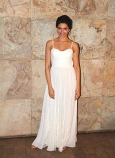 Deepika Padukone feet photo thumbnail