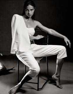 Adriana Lima feet photo thumbnail