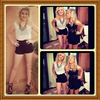 Perrie Edwards feet photo thumbnail