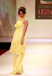 Kangana Ranaut feet photo thumbnail