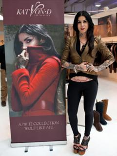 Katherine von Drachenberg feet photo thumbnail