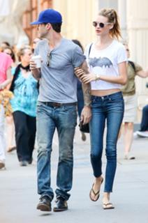 Behati Prinsloo feet photo thumbnail