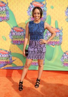 Tia Mowry feet photo thumbnail