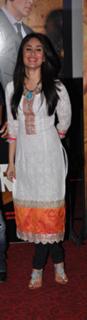 Kareena Kapoor feet photo thumbnail