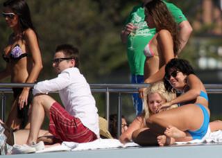 Lily Allen feet photo thumbnail