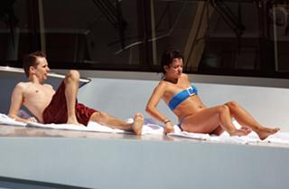 Lily Allen feet photo thumbnail