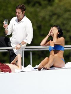 Lily Allen feet photo thumbnail