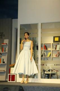 Sonam Kapoor feet photo thumbnail