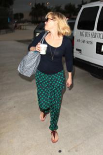 Reese Witherspoon feet photo thumbnail