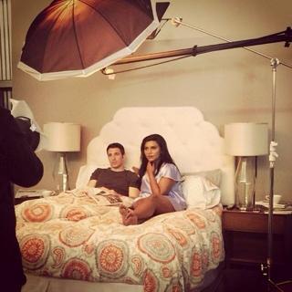Mindy Kaling feet photo thumbnail