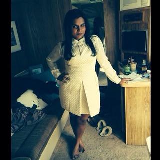 Mindy Kaling feet photo thumbnail