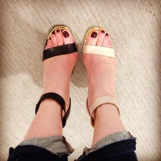 Julie Benz feet photo thumbnail