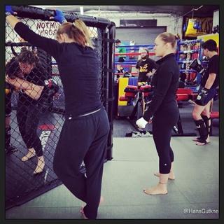 Ronda Rousey feet photo thumbnail
