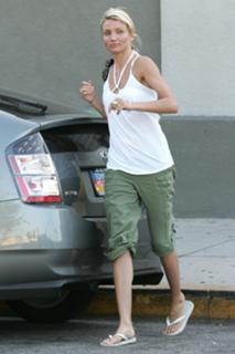 Cameron Diaz feet photo thumbnail